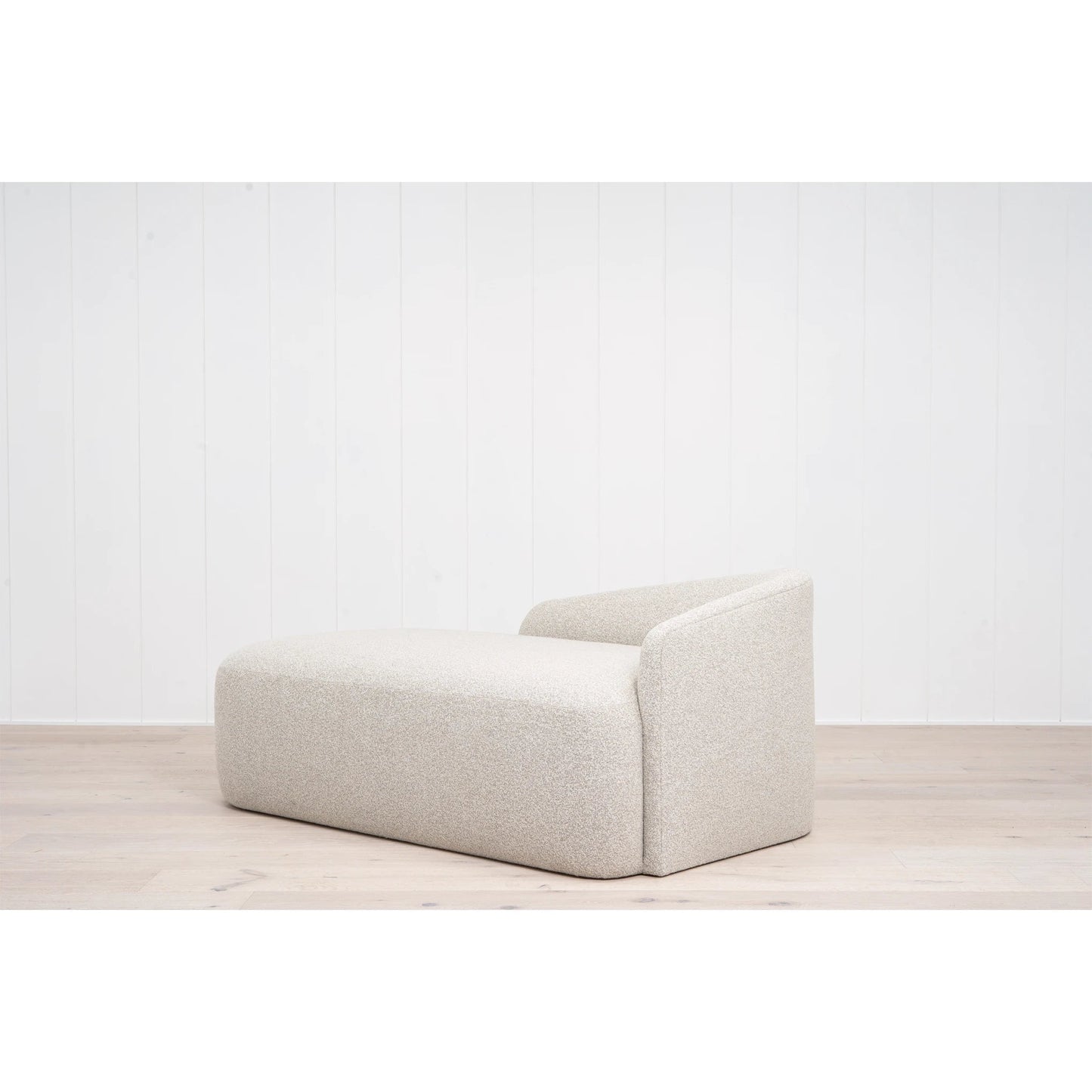 Chaise Easton