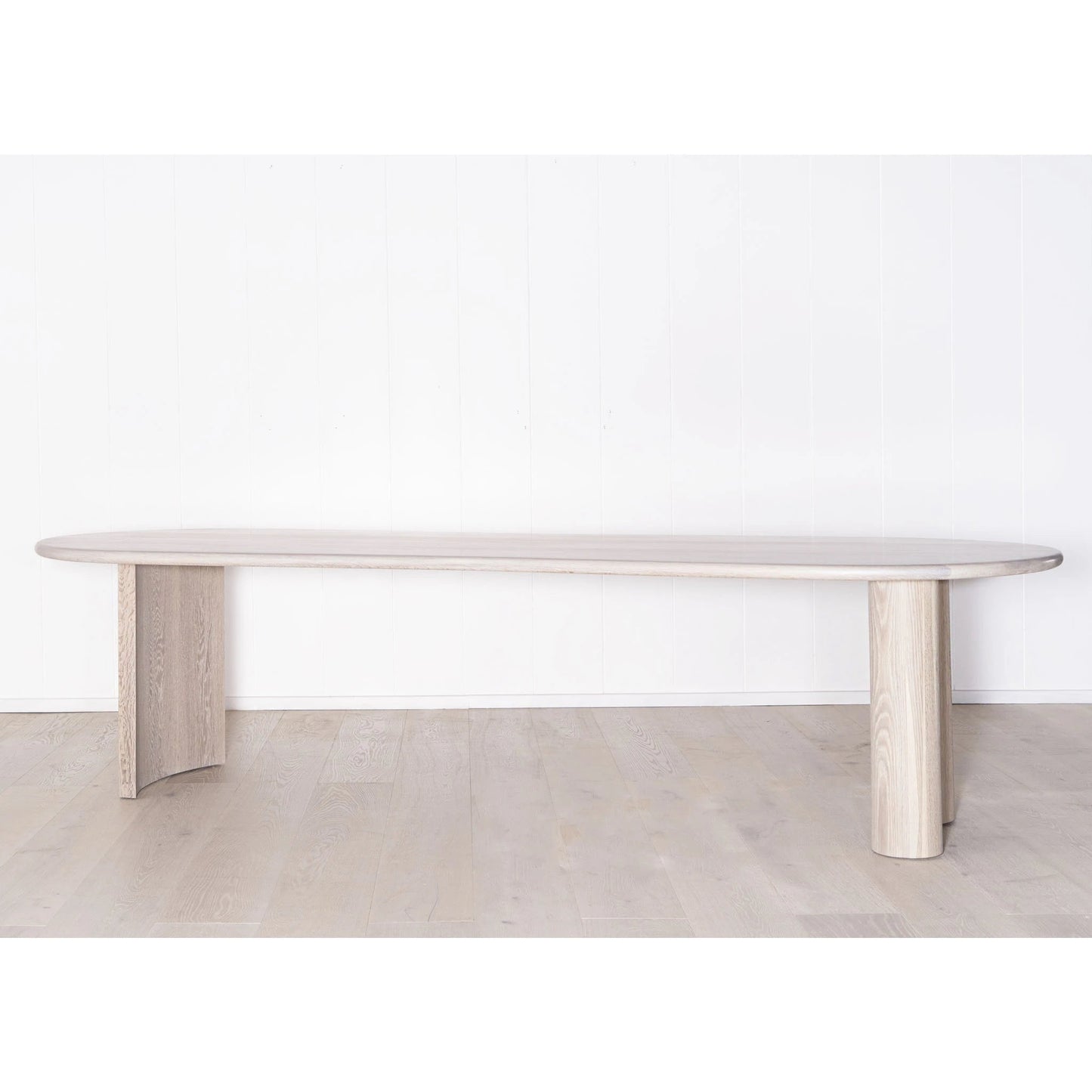 Table à manger incurvée Darby