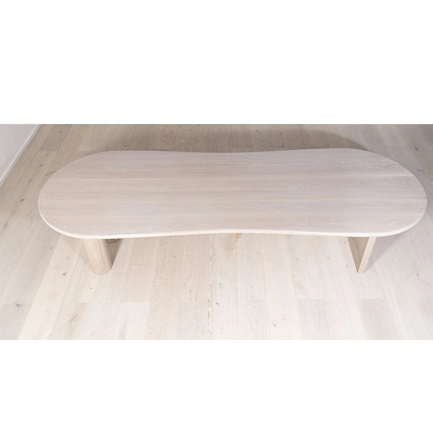 Table à manger incurvée Darby