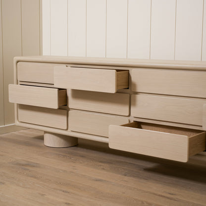 Console Livia