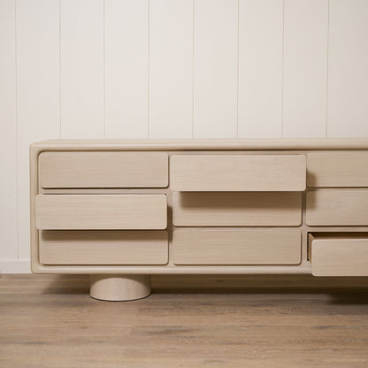 Console Livia