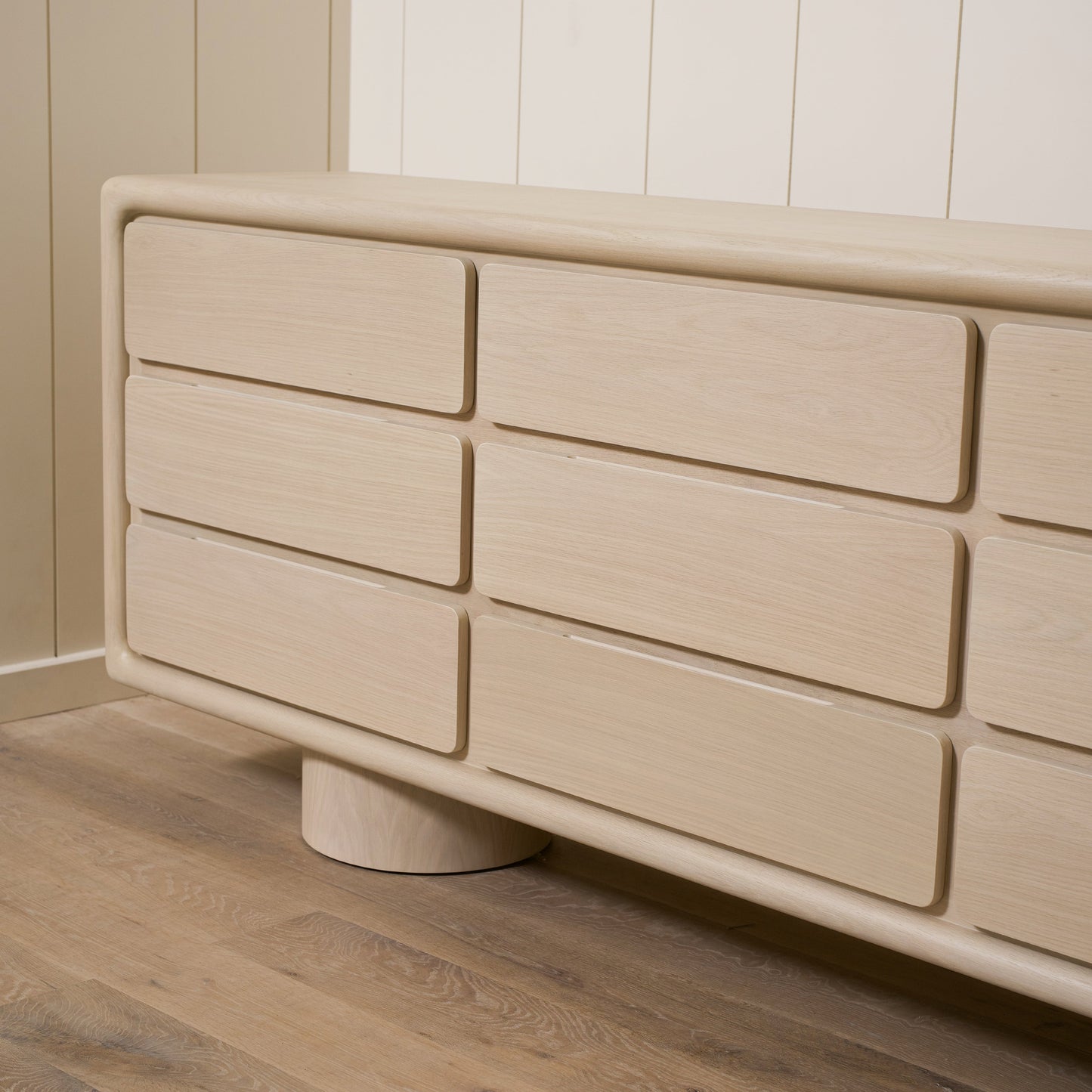 Console Livia