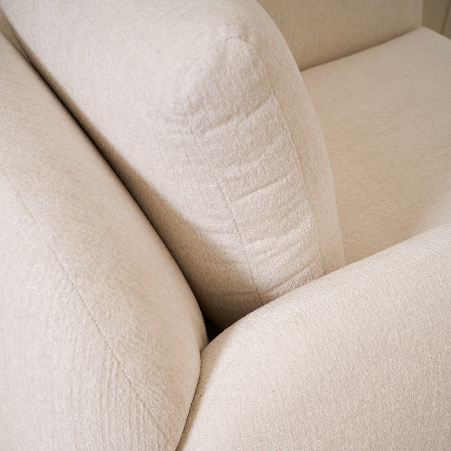 Chaise Miller