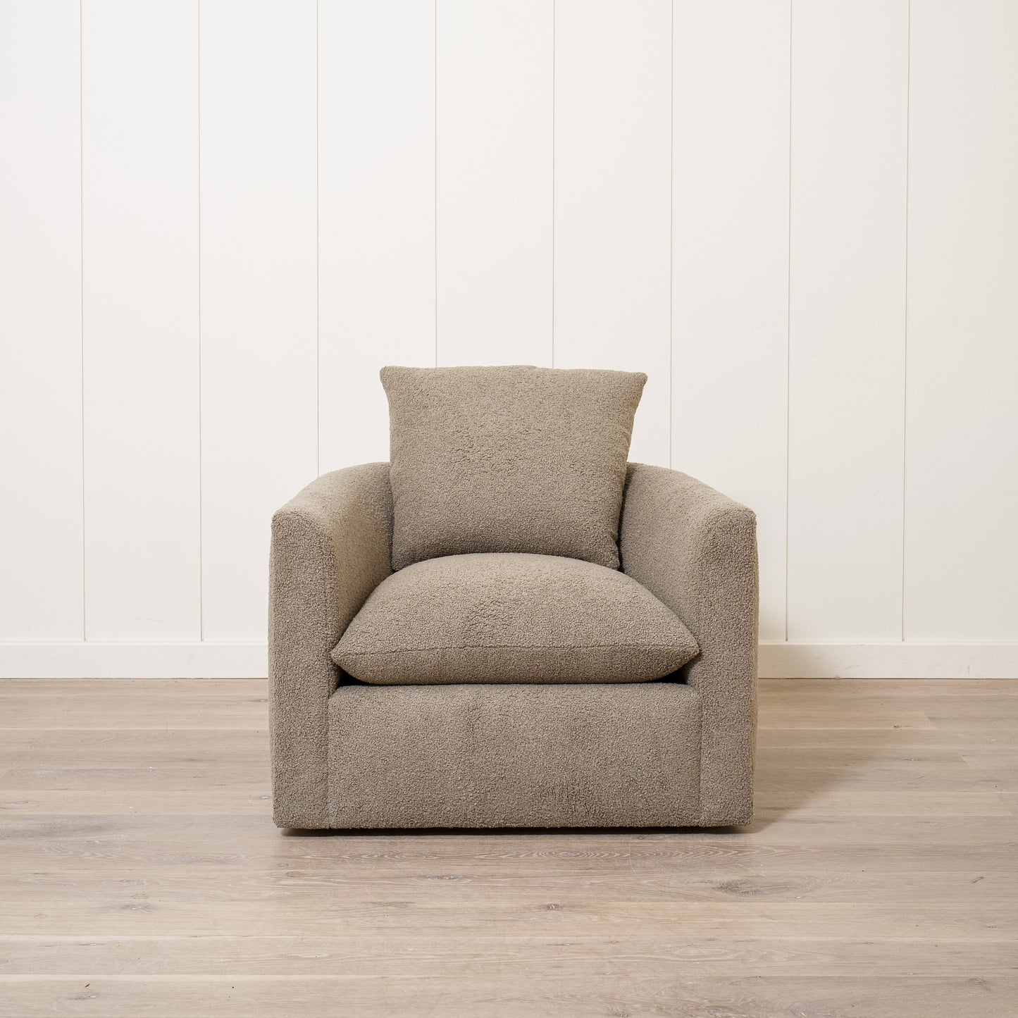 Chaise McGrath M