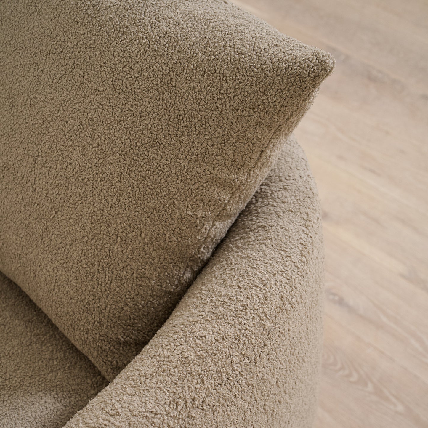Chaise McGrath M
