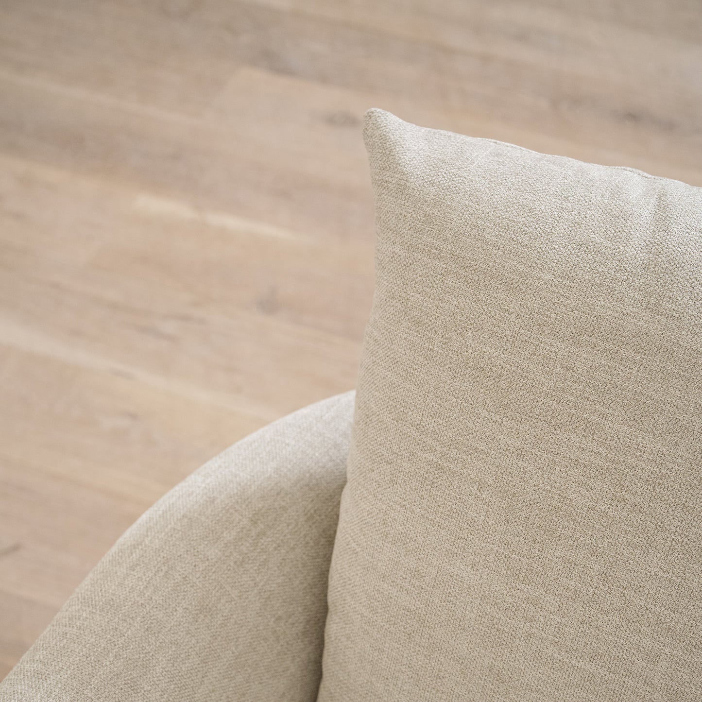 Chaise McGrath M