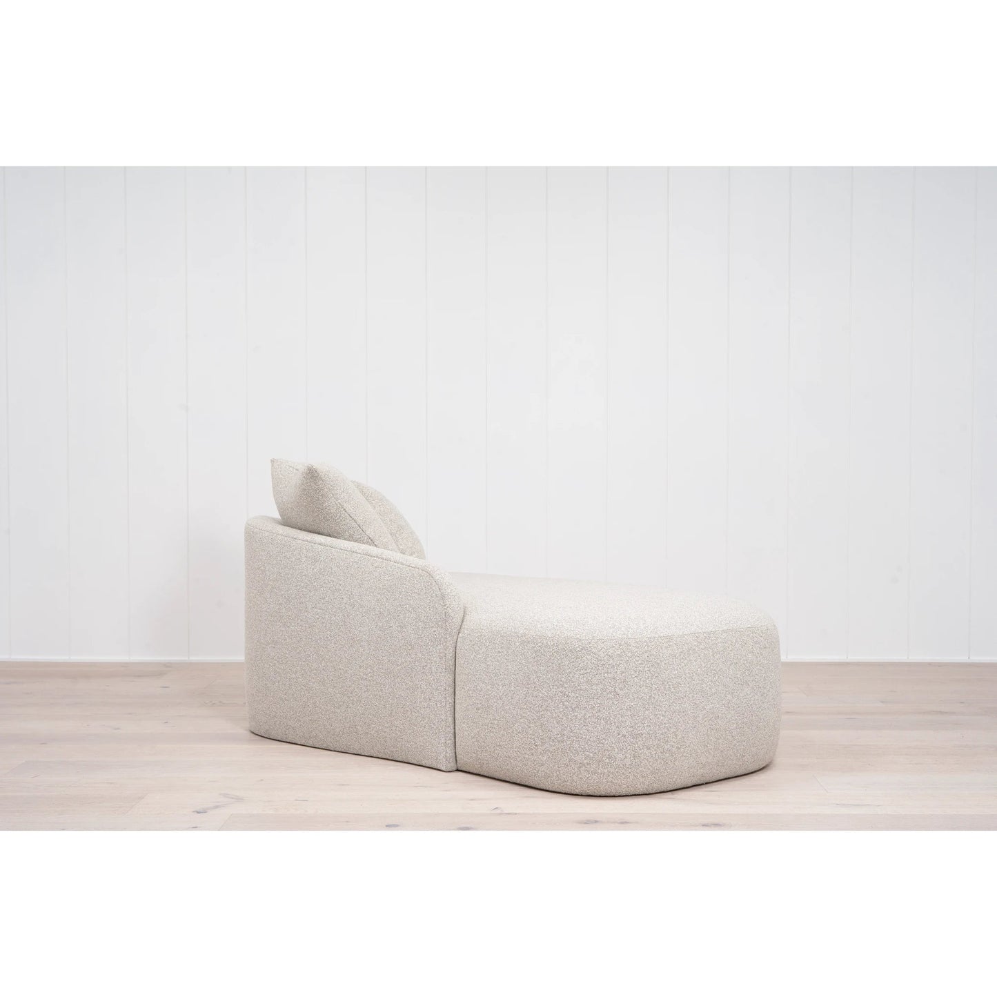 Chaise Easton