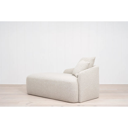 Chaise Easton