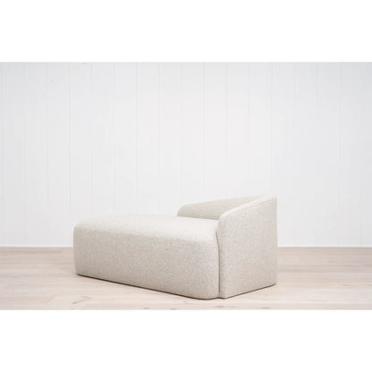 Chaise Easton