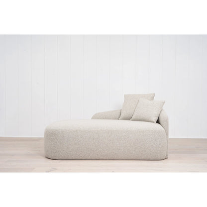 Chaise Easton