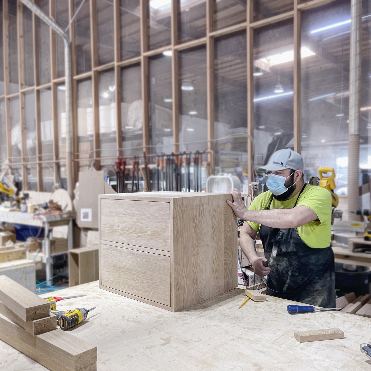 Structure - Table de chevet avec base en laiton