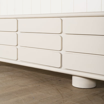 Console Livia