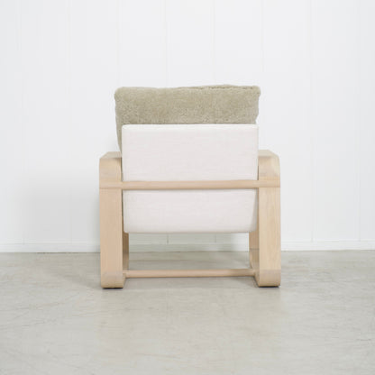 Chaise Blake