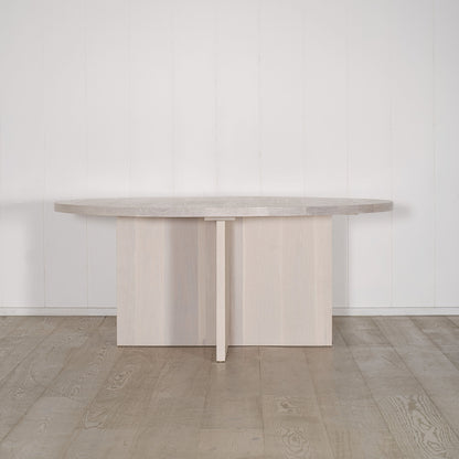 Table à manger à boutons