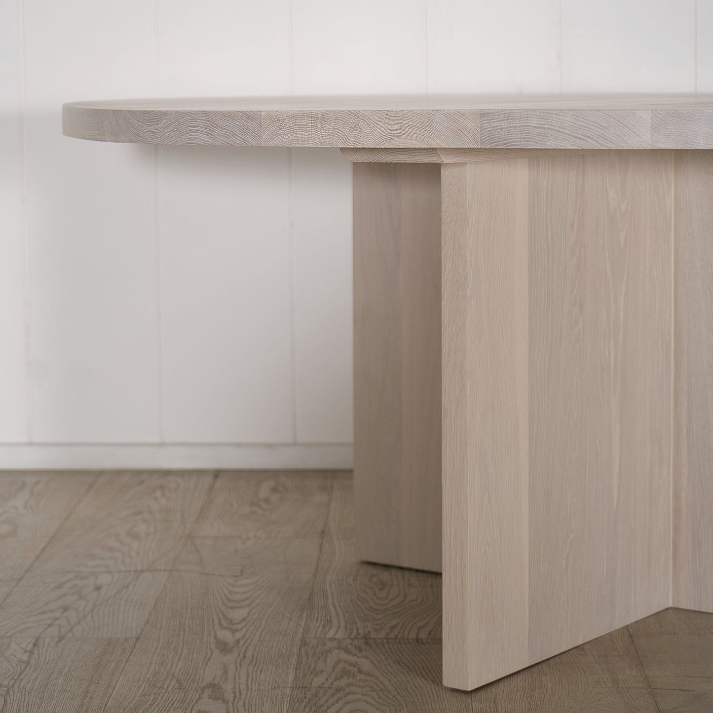 Table à manger à boutons