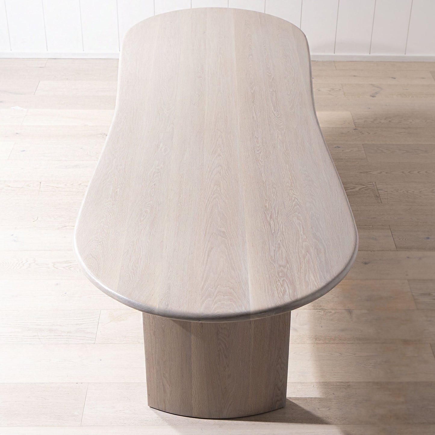 Table à manger incurvée Darby