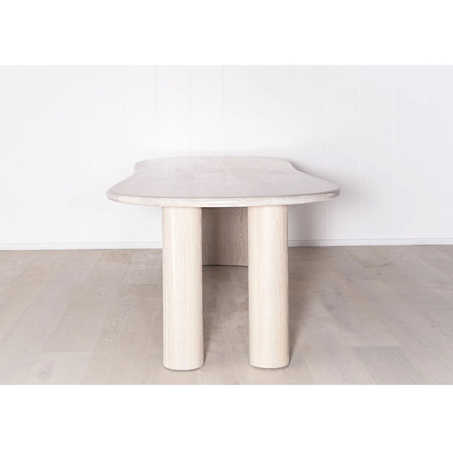 Table à manger incurvée Darby