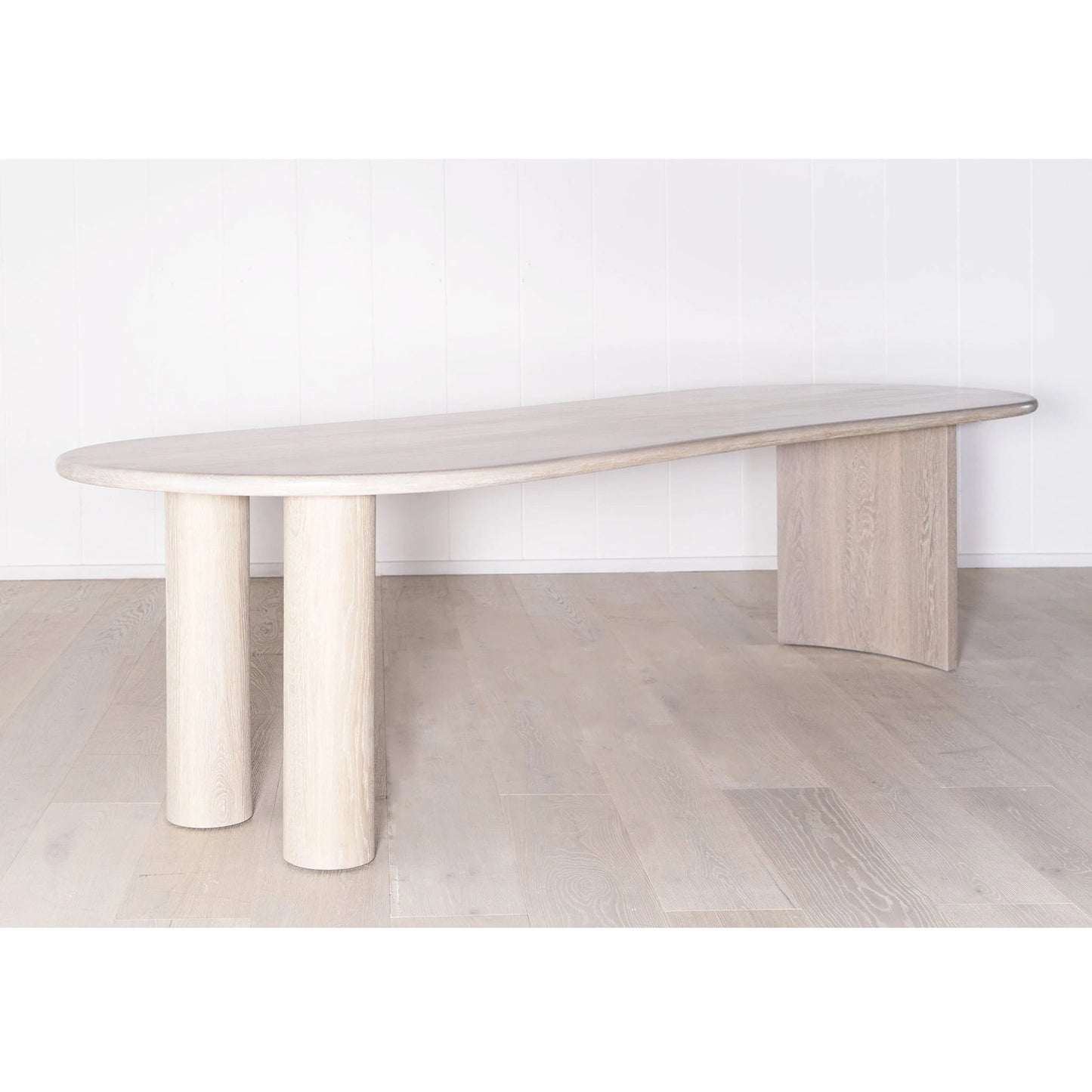 Table à manger incurvée Darby