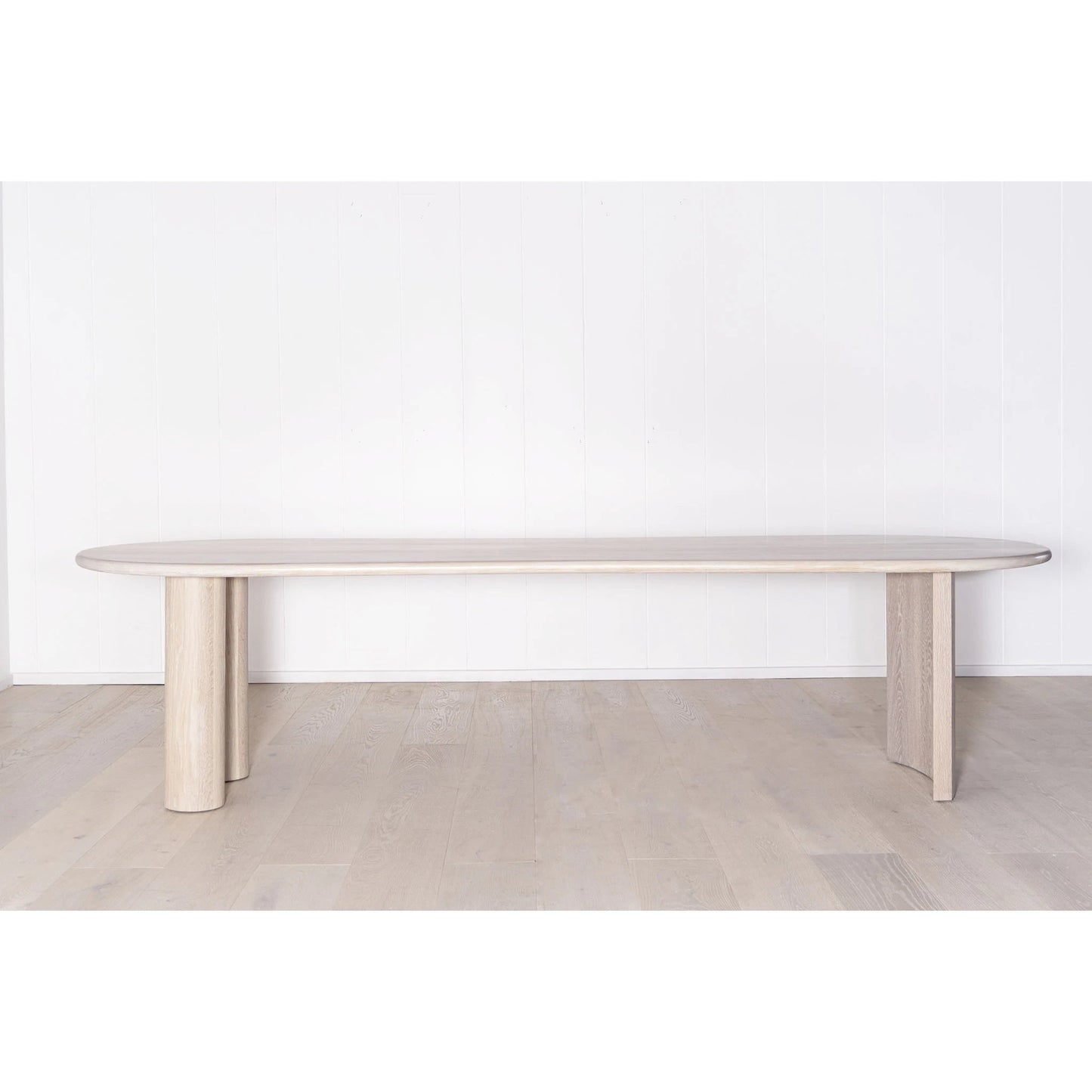 Table à manger incurvée Darby