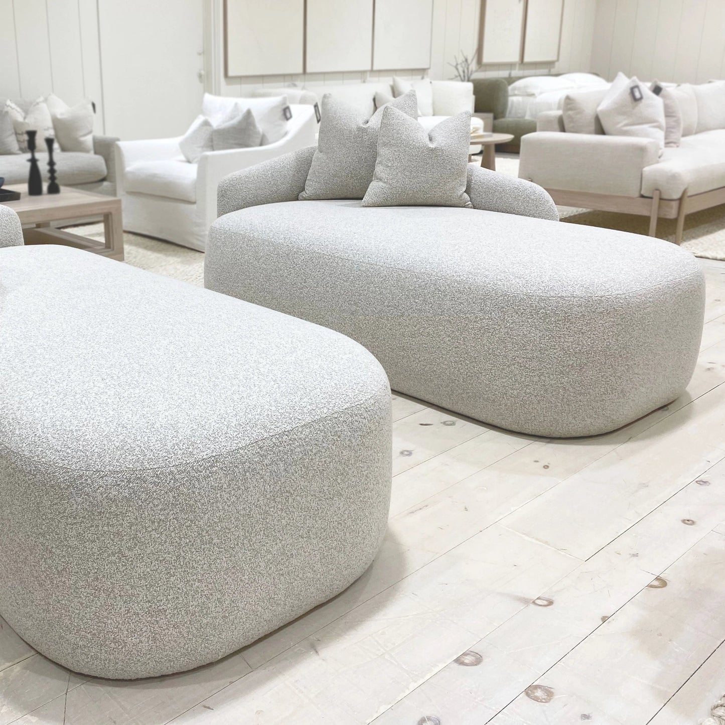 Chaise Easton