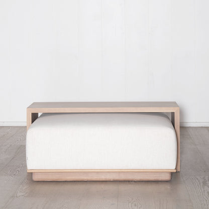 Noé avec table et banc